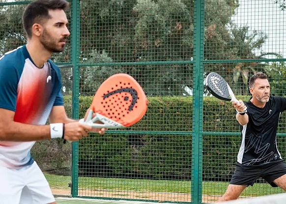 Should beginners play with high-end padel rackets?